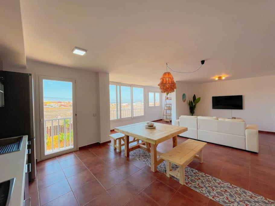Apartamento Casa Bamboo Corralejo, Espacioso, Piscina Y Parking Eksteriør billede